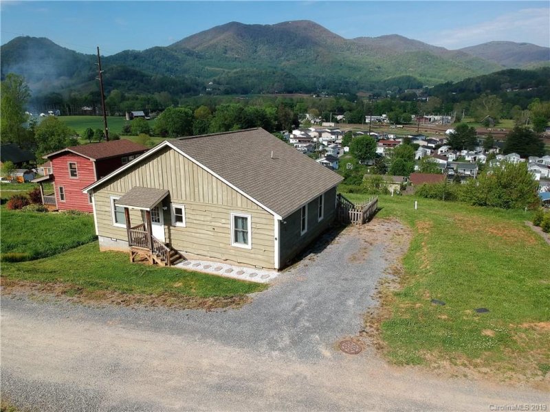 Property image 4 at 131 Bronco Way, Waynesville, NC 28785