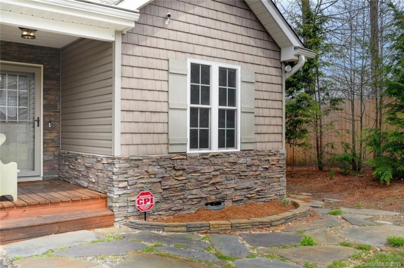 Property image 2 at 302 Theron Court, Candler, NC 28715