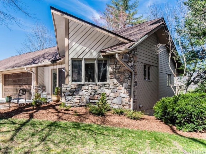 Property image 3 at 802 Timber Lane, Asheville, NC 28804