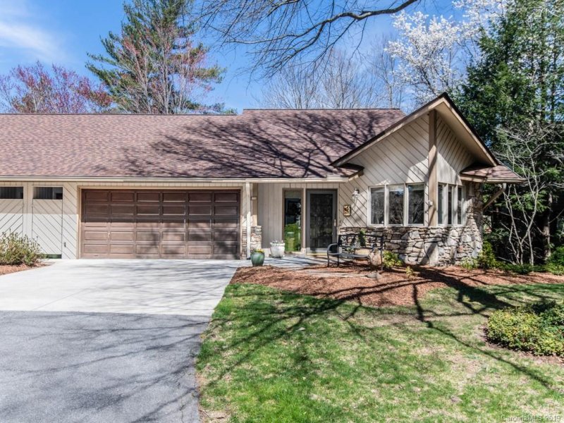 Property image 4 at 802 Timber Lane, Asheville, NC 28804