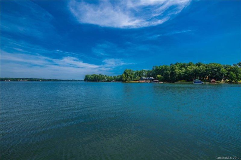 Property image 3 at 132 Sunstede Drive, Mooresville, NC 28117