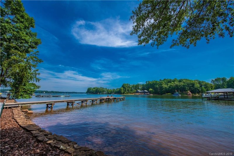 Property image 4 at 132 Sunstede Drive, Mooresville, NC 28117