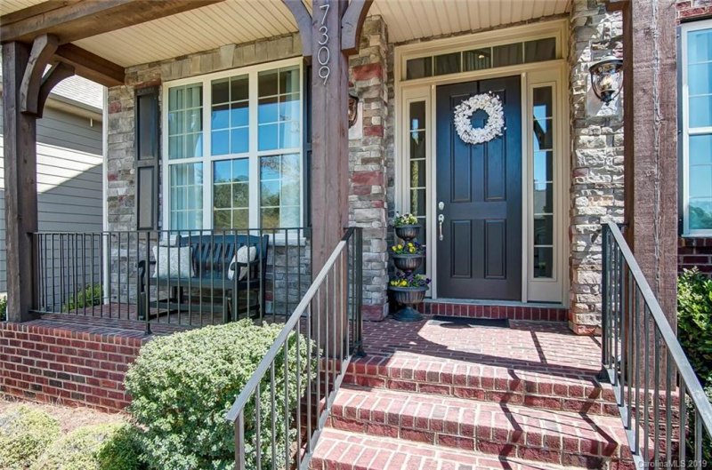 Property image 2 at 7309 Edenbridge Lane, Charlotte, NC 28226