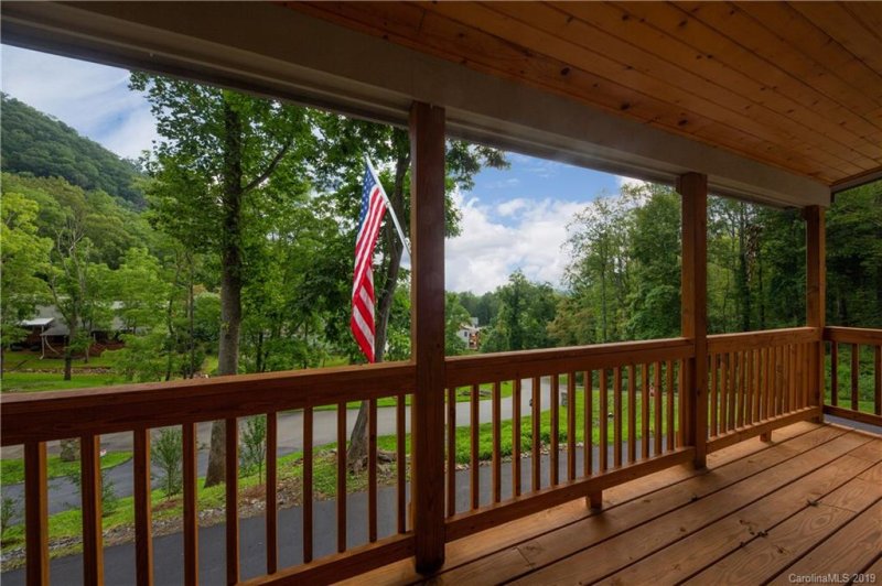 Property image 2 at 25 Parliament Place, Waynesville, NC 28785