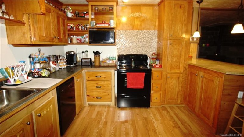 Property image 4 at 353 N Ridge Drive, Marion, NC 28752