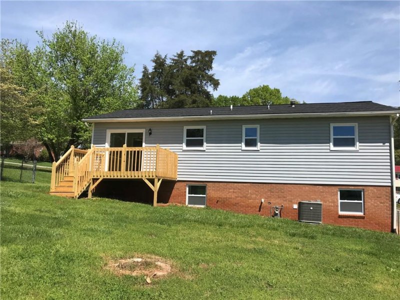 Property image 2 at 1117 Shannonbrook Drive, Newton, NC 28658