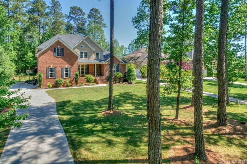 Property image 2 at 362 Riverwood Road, Mooresville, NC 28117