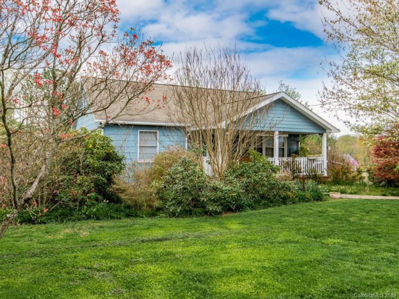 Property image 3 at 49 Rash Road, Asheville, NC 28806