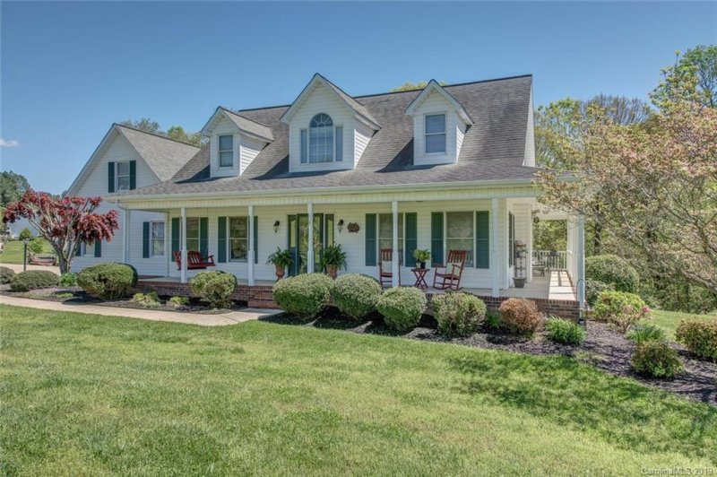 113 Cross Creek Drive