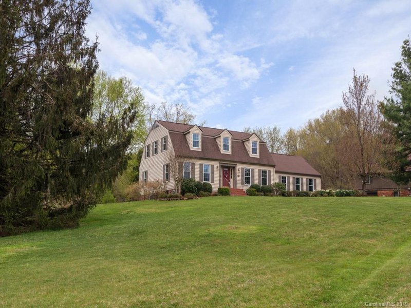 Property image 2 at 211 Raintree Drive, Hendersonville, NC 28791