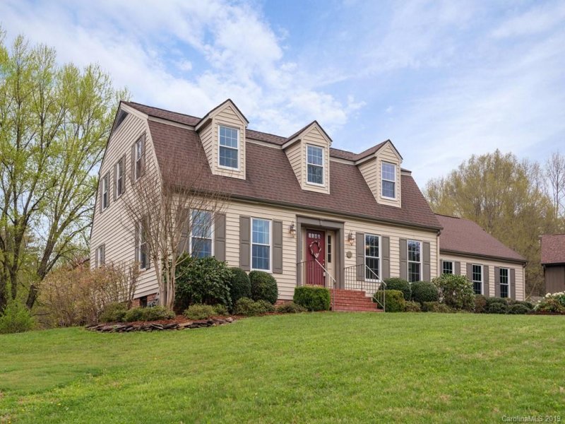 Property image 3 at 211 Raintree Drive, Hendersonville, NC 28791