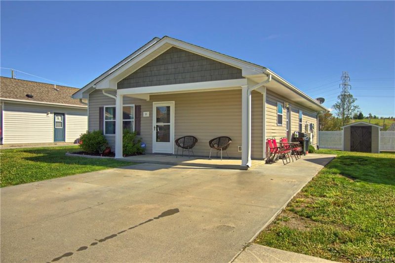 Property image 2 at 33 Volunteer Way Drive, East Flat Rock, NC 28726