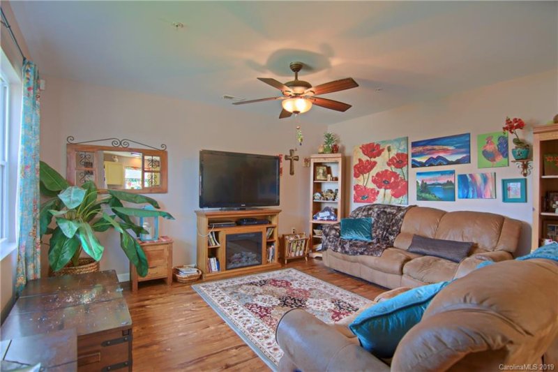 Property image 3 at 33 Volunteer Way Drive, East Flat Rock, NC 28726