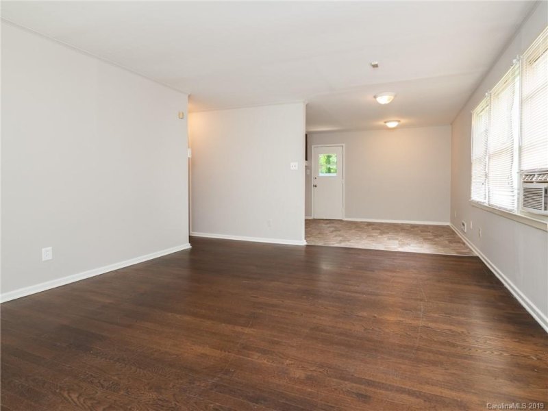 Property image 2 at 1520 Wickham Lane, Charlotte, NC 28208