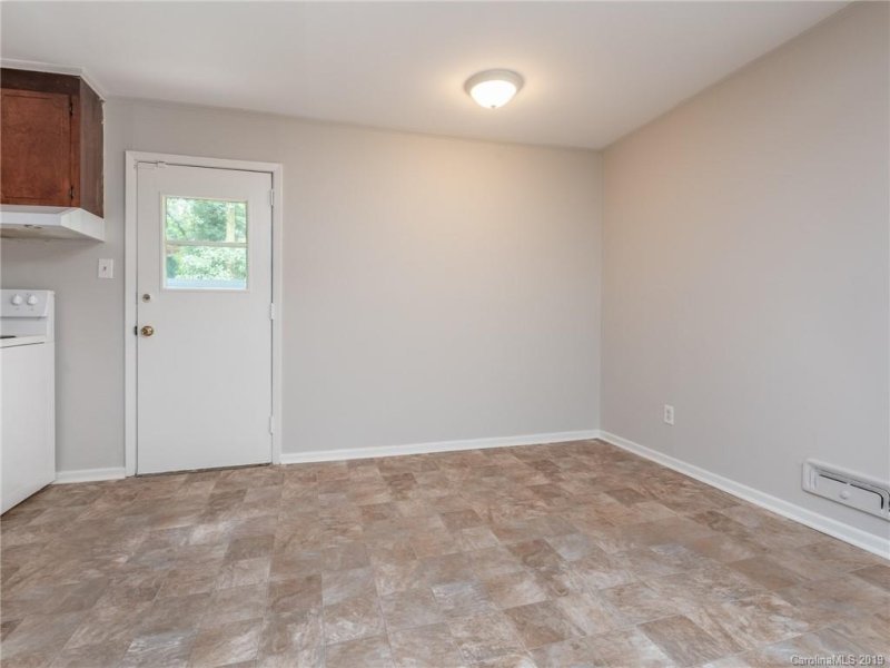 Property image 4 at 1520 Wickham Lane, Charlotte, NC 28208