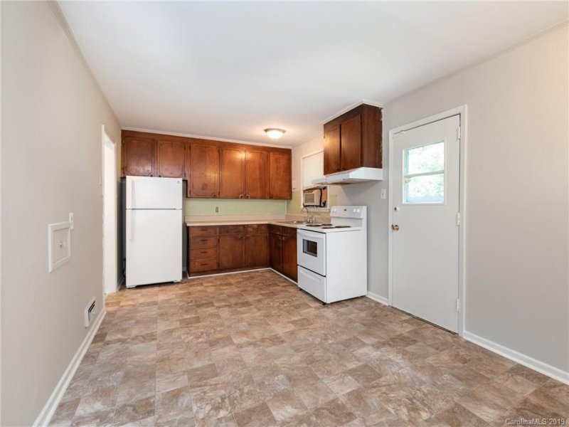 Property image 5 at 1520 Wickham Lane, Charlotte, NC 28208