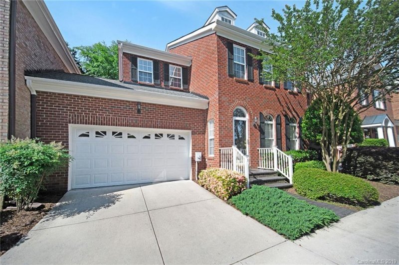 9131 Bonnie Briar Circle