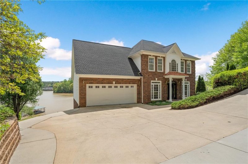 Property image 3 at 5731 Crown Terrace, Hickory, NC 28601