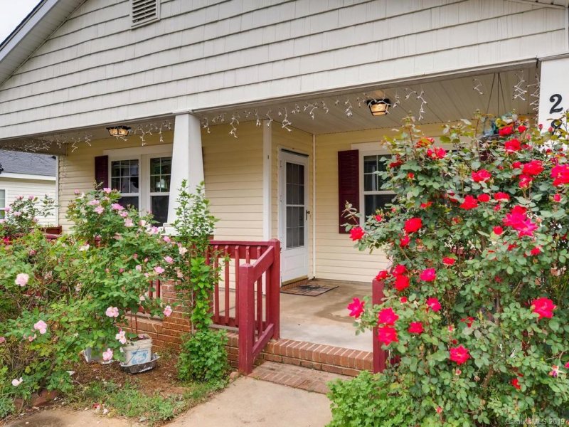 Property image 3 at 2842 Seymour Drive, Charlotte, NC 28208