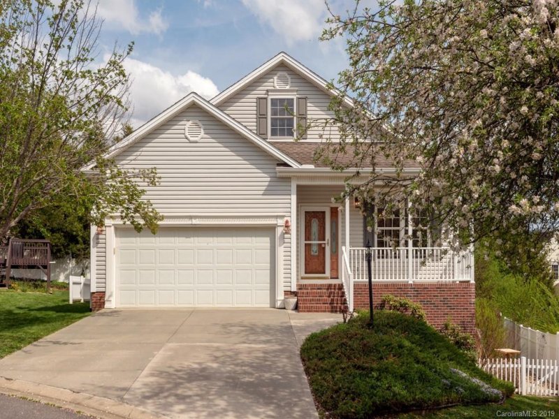 Property image 2 at 124 Willow Oak Drive, Asheville, NC 28805