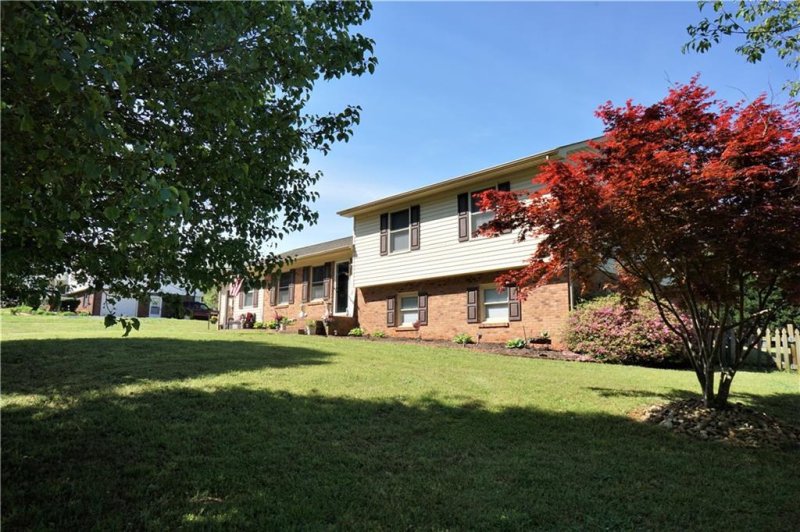 Property image 2 at 374 Howards Creek School Road, Lincolnton, NC 28092