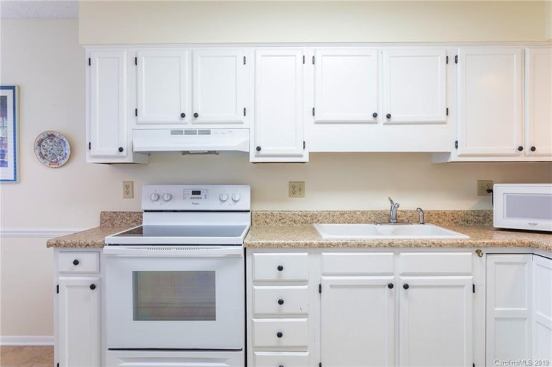 Property image 3 at 92 Hollybrook Drive, Asheville, NC 28803