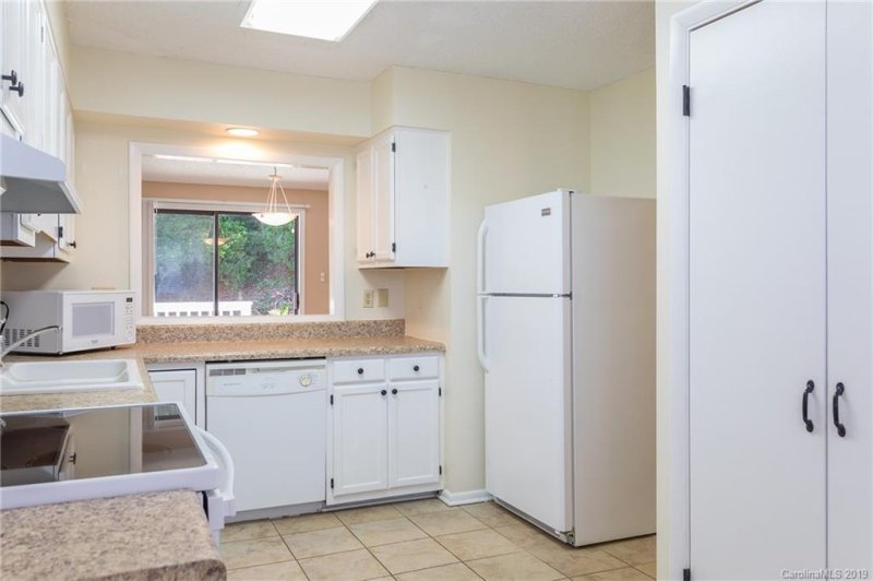 Property image 5 at 92 Hollybrook Drive, Asheville, NC 28803