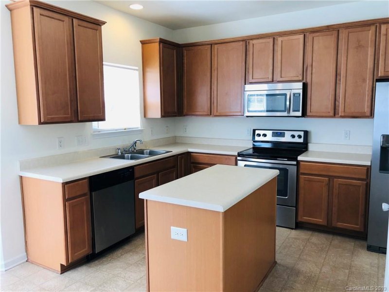 Property image 5 at 1420 Peachcroft Road, Charlotte, NC 28216