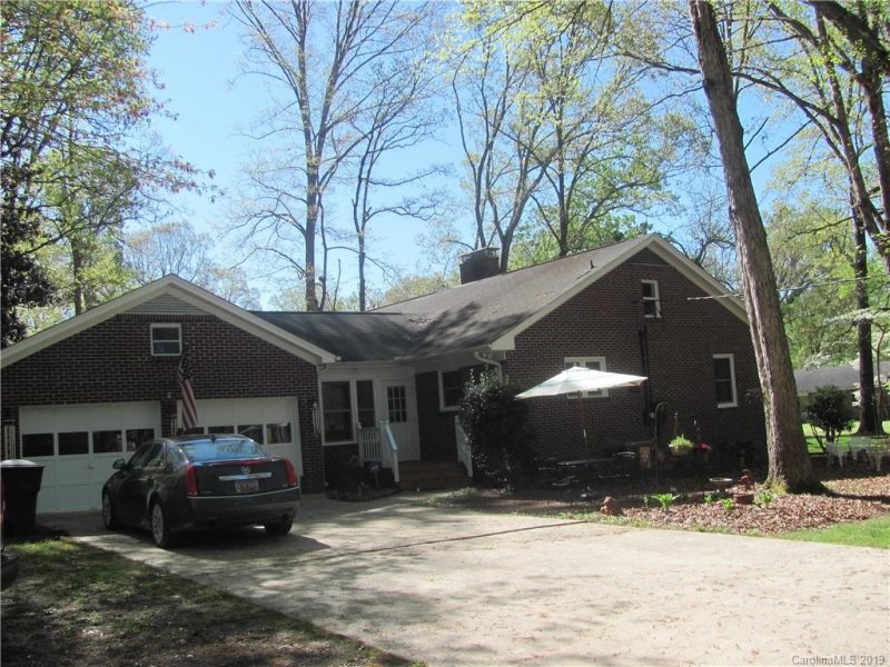 Property image 4 at 10 Rosedale Avenue, York, SC 29745