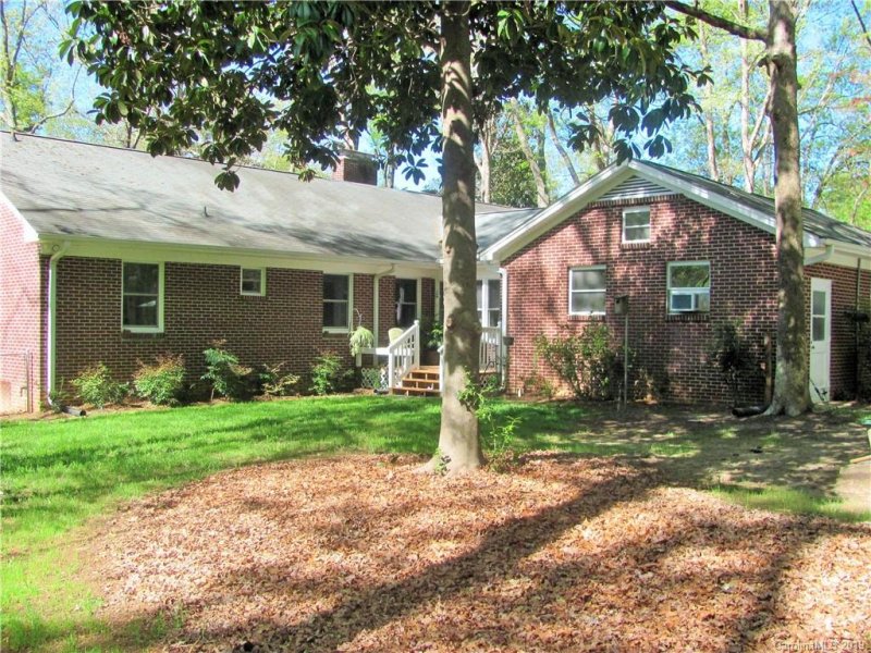 Property image 5 at 10 Rosedale Avenue, York, SC 29745
