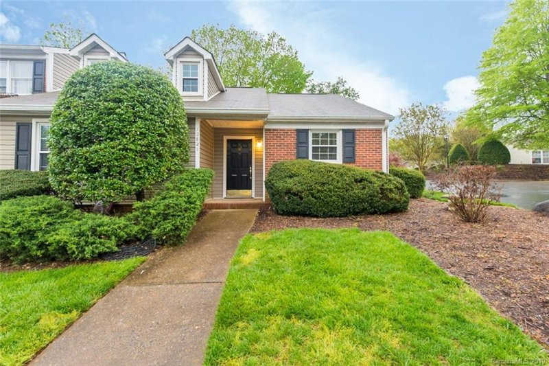 10821 Winterbourne Court