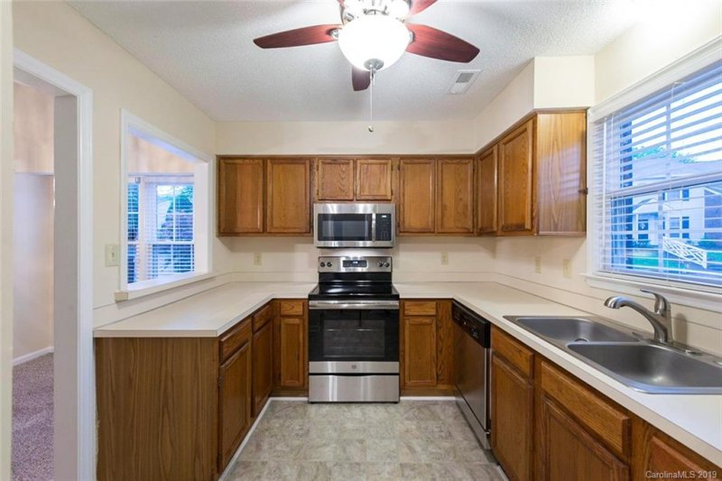 Property image 3 at 10821 Winterbourne Court, Charlotte, NC 28277