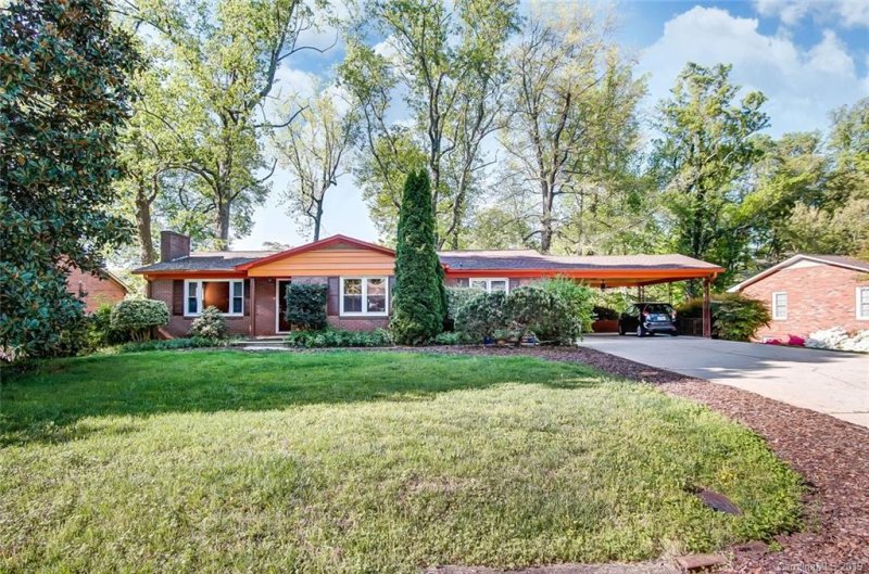 Property image 2 at 610 S Carolina Avenue, Statesville, NC 28677