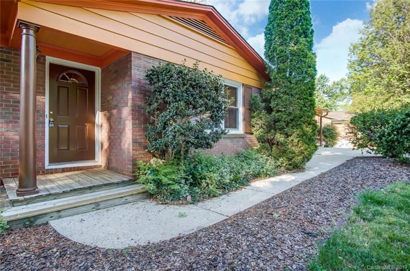 Property image 3 at 610 S Carolina Avenue, Statesville, NC 28677