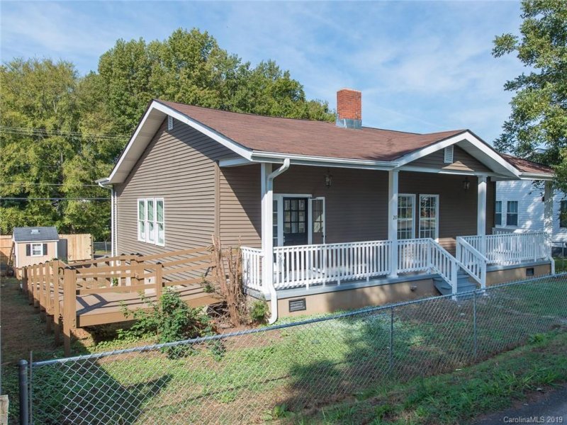 Property image 2 at 28 Park Drive, Gastonia, NC 28054
