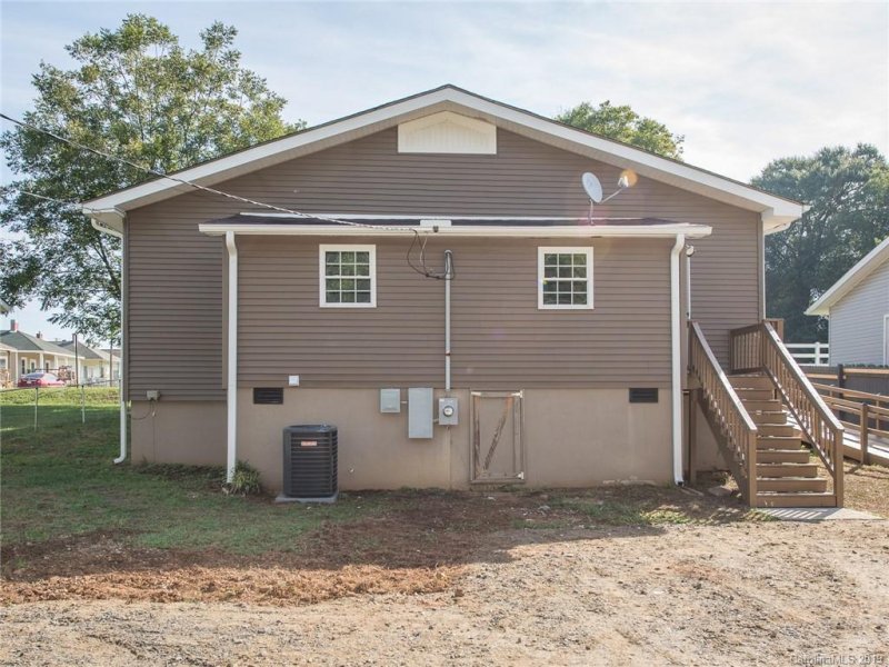 Property image 4 at 28 Park Drive, Gastonia, NC 28054