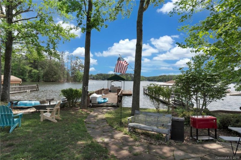 Property image 3 at 658 Pinehaven Drive, New London, NC 28127