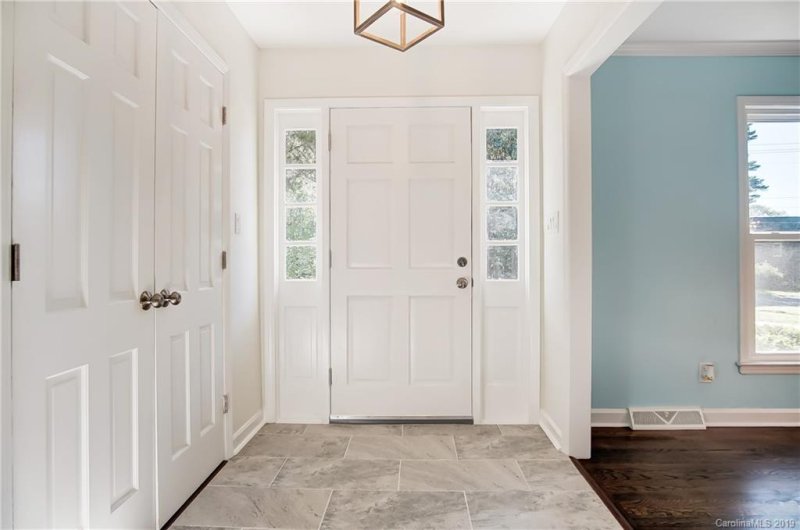 Property image 2 at 5944 Old Providence Road, Charlotte, NC 28226