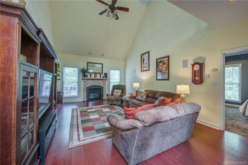 Property image 2 at 711 Crystal Lynn Drive, Lowell, NC 28098