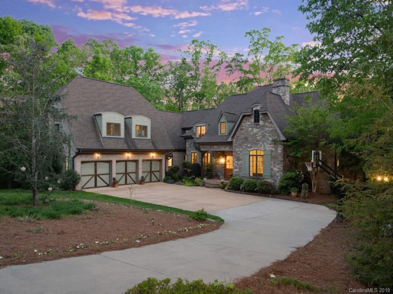 6040 Oxfordshire Road