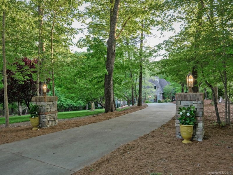 Property image 2 at 6040 Oxfordshire Road, Waxhaw, NC 28173