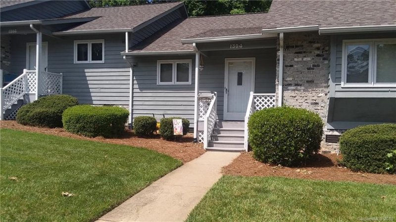 1304 Wellington Hills Circle