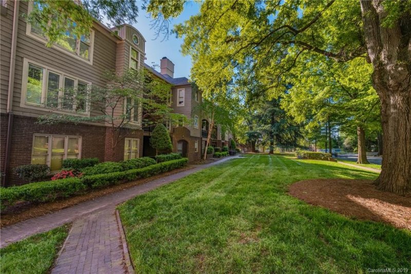 Property image 2 at 1109 E Morehead Street, Charlotte, NC 28204