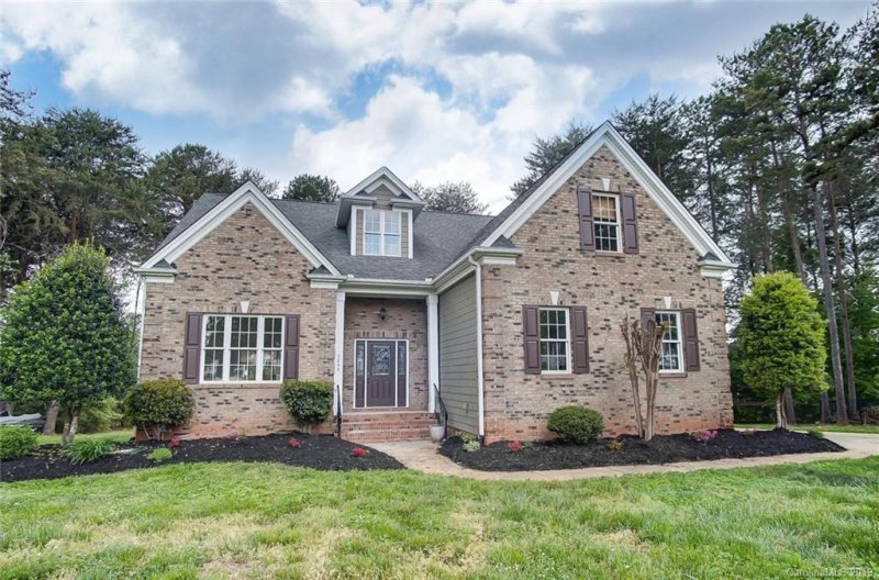 Property image 2 at 5253 Ridge Lane Circle, Sherrills Ford, NC 28673