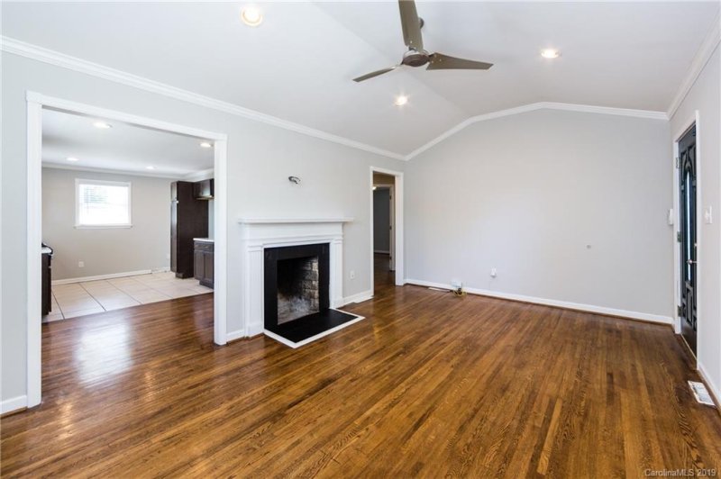 Property image 3 at 1216 Meadow Lane, Charlotte, NC 28205