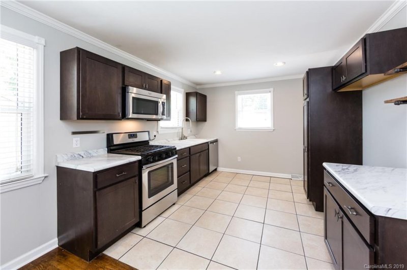 Property image 4 at 1216 Meadow Lane, Charlotte, NC 28205