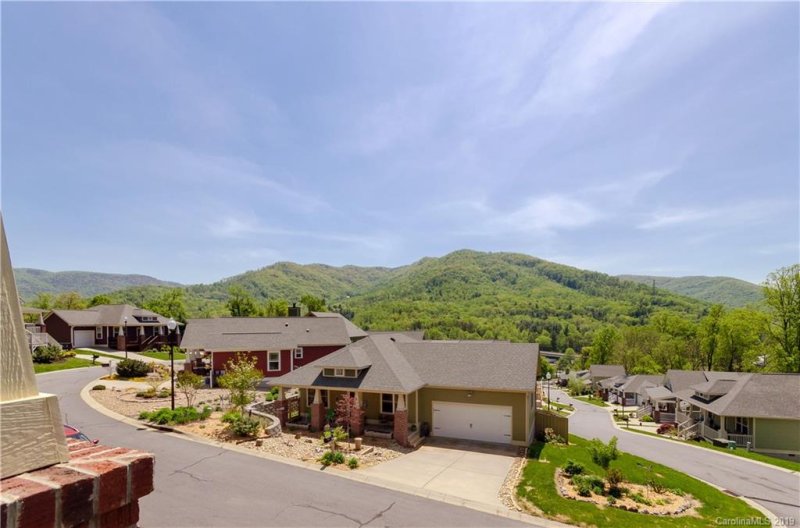 Property image 4 at 35 Byrdcliffe Lane, Asheville, NC 28805