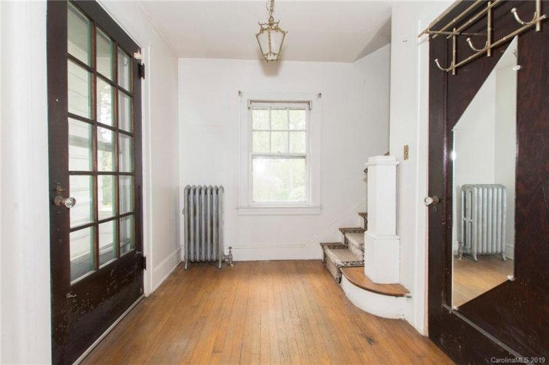 Property image 2 at 154 Tacoma Circle, Asheville, NC 28801