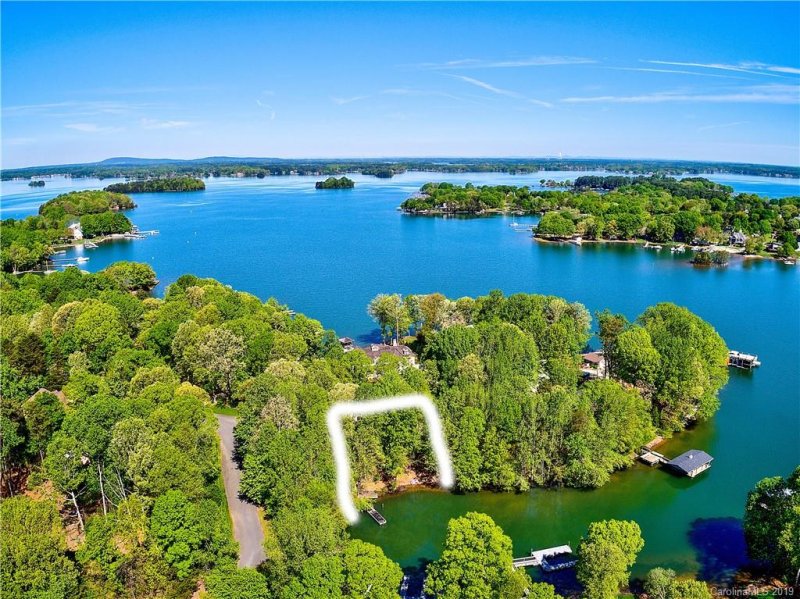 Property image 4 at 19610 Weavers Circle, Cornelius, NC 28031