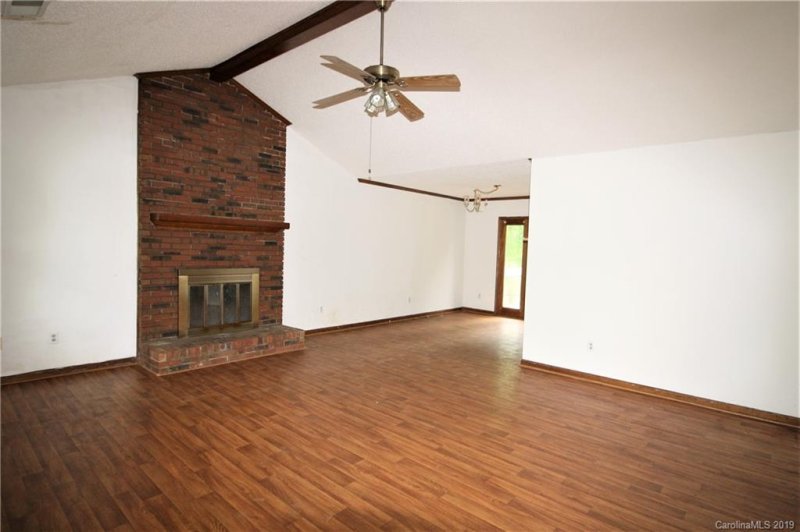 Property image 4 at 4000 Coopersdale Road, Charlotte, NC 28273